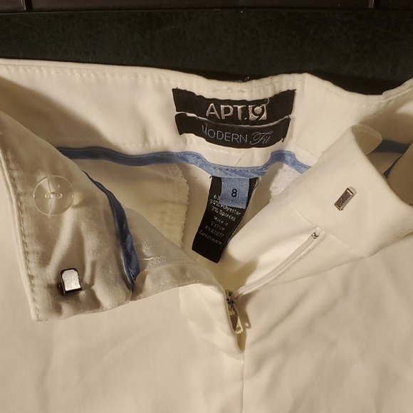 White Capri Pants Size 8 Apt. 9 Modern Fit Used - Picture 3 of 8
